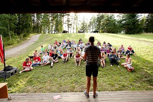 Миллионы детей в России прошли через лагеря Миллионы детей в России прошли через лагеря