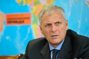 Жену Хорошавина допросили о взятках Жену Хорошавина допросили о взятках