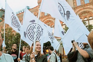 Соратники Энтео устроили молебен в суде Соратники Энтео устроили молебен в суде