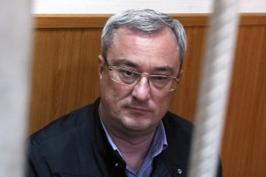 Глава Коми просится в квартиру жены Глава Коми просится в квартиру жены