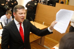 Ляшко бросился с кулаками на прокуроров Ляшко бросился с кулаками на прокуроров