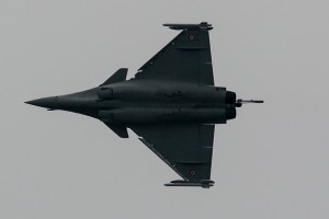 Франция начала бомбить Сирию Франция начала бомбить Сирию