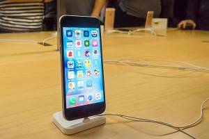 Apple объявила цену на iPhone 6s в России Apple объявила цену на iPhone 6s в России