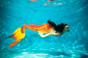 Варшаву наводнили русалки Варшаву наводнили русалки