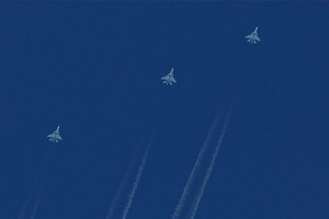 ВВС России разбомбили завод "ИГ" (видео) ВВС России разбомбили завод "ИГ" (видео)