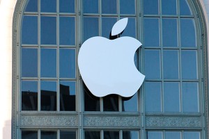 Apple хочет запатентовать в России "Яблоко" Apple хочет запатентовать в России "Яблоко"