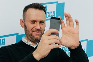 Навальный препятствует работе приставов Навальный препятствует работе приставов