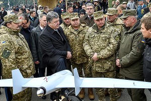 В праздник Порошенко полетал на истребителе В праздник Порошенко полетал на истребителе