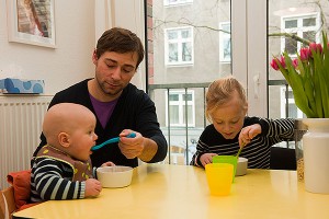 Мужчины готовы стать домохозяйками Мужчины готовы стать домохозяйками