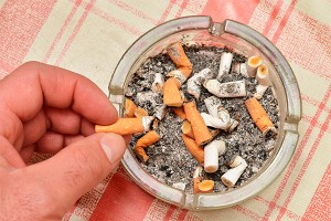 Курильщикам будут платить на 10% меньше Курильщикам будут платить на 10% меньше