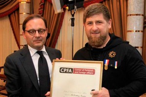 Кадыров получил приз за храбрость Кадыров получил приз за храбрость