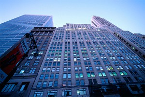 В Америке мать выбросила ребенка из окна В Америке мать выбросила ребенка из окна