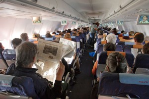 Авиапассажир в панике укусил соседа и умер Авиапассажир в панике укусил соседа и умер