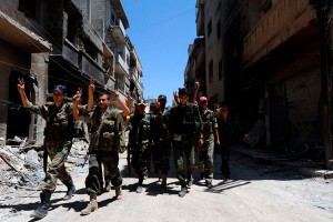 Боевики "ИГ" бегут из Сирии под видом женщин Боевики "ИГ" бегут из Сирии под видом женщин