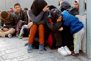 Боевики "ИГ" прикрываются живым щитом Боевики "ИГ" прикрываются живым щитом