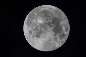 Хеллоуинский астероид уничтожит Луну Хеллоуинский астероид уничтожит Луну