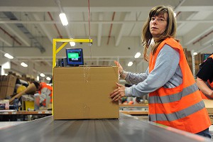 Мертвую бабушку отправили посылкой из России Мертвую бабушку отправили посылкой из России