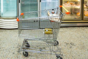 Швед погиб в гонке на продуктовой тележке Швед погиб в гонке на продуктовой тележке