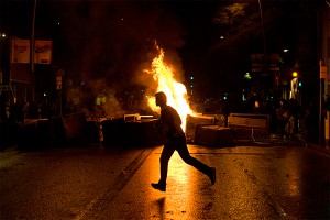 Глава профсоюза сжег себя перед камерами Глава профсоюза сжег себя перед камерами