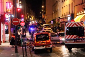 Во Франции объявлено чрезвычайное положение Во Франции объявлено чрезвычайное положение