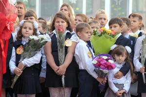 Россияне одобрили новое школьное движение Россияне одобрили новое школьное движение