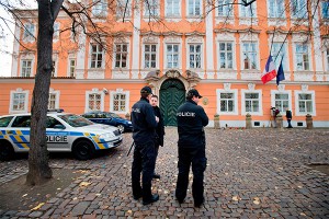 Смертник взорвал себя из-за стресса Смертник взорвал себя из-за стресса