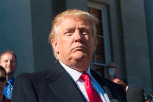 Трамп призвал атаковать нефтяные вышки "ИГ" Трамп призвал атаковать нефтяные вышки "ИГ"