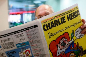 Charlie Hebdo глумится над терактом в Париже Charlie Hebdo глумится над терактом в Париже