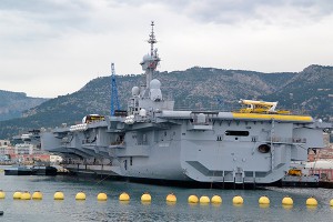 Франция отправляет авианосец к берегам Сирии Франция отправляет авианосец к берегам Сирии