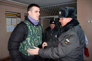 Полицейских защитят бронежилетами Полицейских защитят бронежилетами