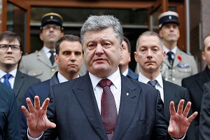 Порошенко просит Папу признать фашиста святым Порошенко просит Папу признать фашиста святым