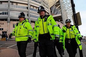 Британских полицейских лишают денег Британских полицейских лишают денег