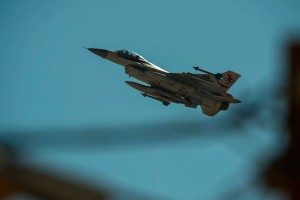 Турецкий F-16 при атаке на Су-24 залетел в Сирию Турецкий F-16 при атаке на Су-24 залетел в Сирию