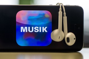 Apple лишит iPhone разъема для наушников Apple лишит iPhone разъема для наушников