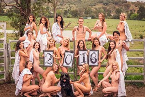 Студенты разделись до гола из-за засухи Студенты разделись до гола из-за засухи