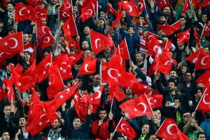 Молодежь Эрдогана зовет сбивать самолеты Молодежь Эрдогана зовет сбивать самолеты