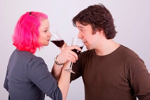 Алкоголь делает людей привлекательными Алкоголь делает людей привлекательными