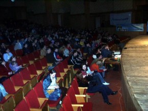 Город в ожидании юбилейного «Шумного балагана»