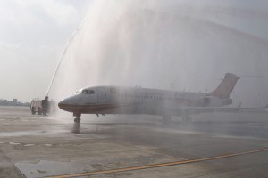 Пожарные по ошибке "потушили" Boeing 737 Пожарные по ошибке "потушили" Boeing 737