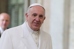 Первое селфи Папы Римского назвали фейком Первое селфи Папы Римского назвали фейком