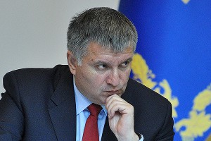 Почему Аваков бросил стакан в Саакашвили Почему Аваков бросил стакан в Саакашвили