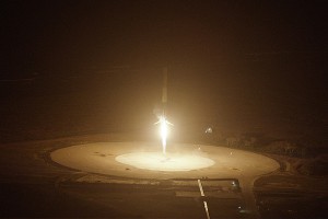 SpaceX впервые посадила ракету Falcon 9 SpaceX впервые посадила ракету Falcon 9