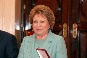 По сколько сенаторы скинулись на корпоратив По сколько сенаторы скинулись на корпоратив