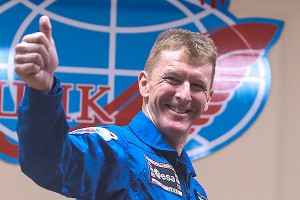 Космонавт позвонил незнакомке вместо жены Космонавт позвонил незнакомке вместо жены