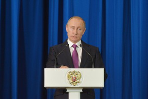 Чиновникам подарили сборник цитат Путина Чиновникам подарили сборник цитат Путина