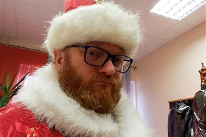 Милонов примерил образ Деда Мороза Милонов примерил образ Деда Мороза