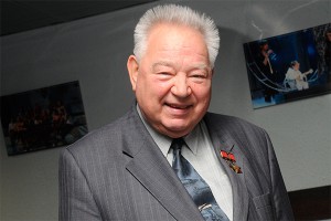 Космонавт Гречко ждет инопланетян Космонавт Гречко ждет инопланетян