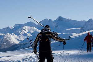 Лавина в Приэльбрусье накрыла лыжников Лавина в Приэльбрусье накрыла лыжников