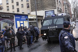 Смертник намеревался устроить теракт в Париже Смертник намеревался устроить теракт в Париже