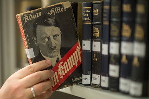 Немцы раскупили "Майн Кампф" за одни сутки Немцы раскупили "Майн Кампф" за одни сутки